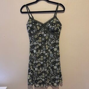 NOBO Floral Lace Chemise in Green and Cream